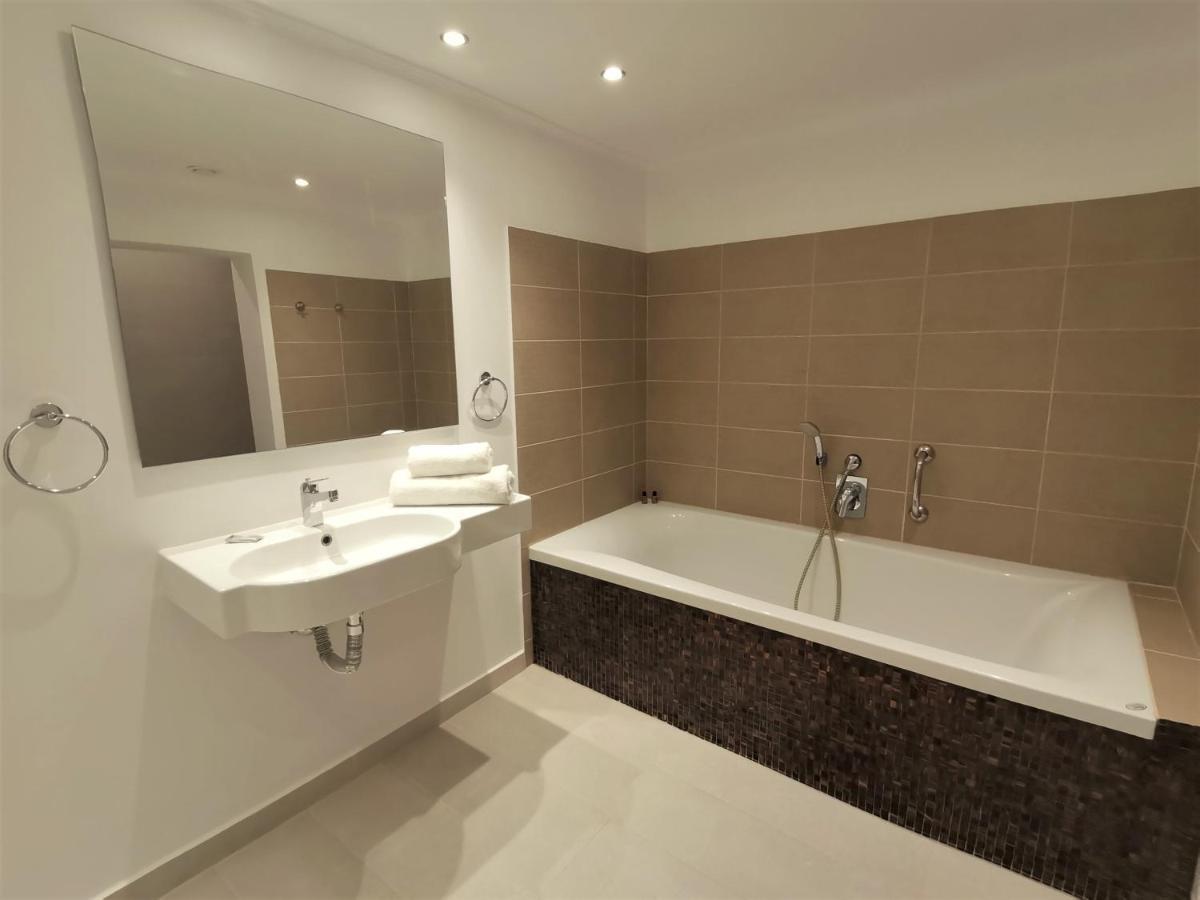 Helion Apartments Гоувия Экстерьер фото