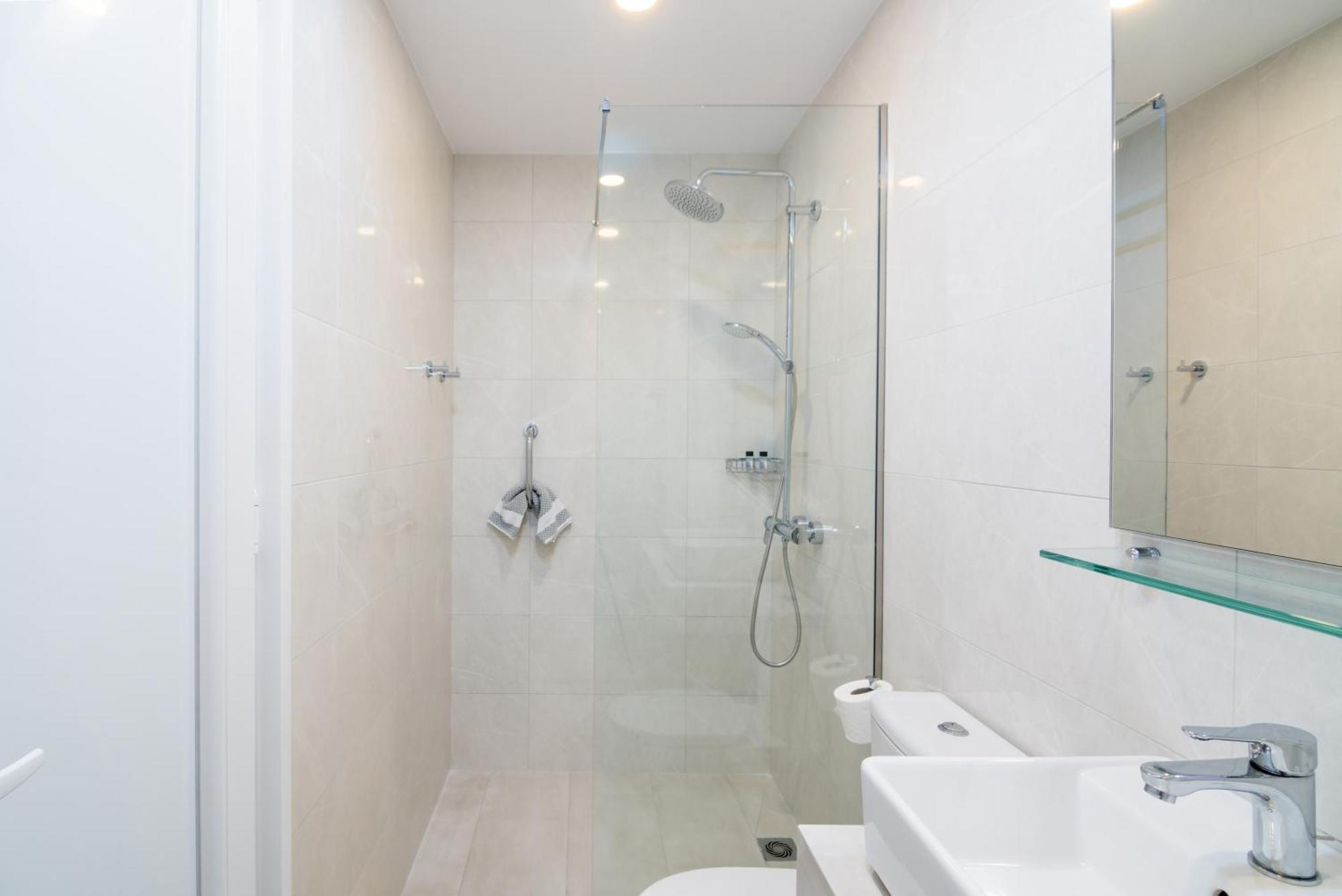 Helion Apartments Гоувия Экстерьер фото